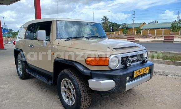 Buy Used Toyota FJ Cruiser Other Car in Dar es Salaam in Dar es Salaam Buy Used Toyota FJ Cruiser Other Car in Dar es Salaam in Dar es Salaam