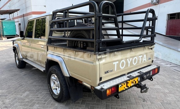 Buy Used Toyota Land Cruiser Beige Car in Dar es Salaam in Dar es Salaam Buy Used Toyota Land Cruiser Beige Car in Dar es Salaam in Dar es Salaam