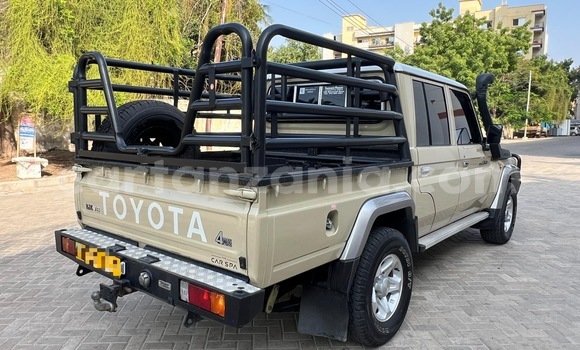 Buy Used Toyota Land Cruiser Beige Car in Dar es Salaam in Dar es Salaam Buy Used Toyota Land Cruiser Beige Car in Dar es Salaam in Dar es Salaam