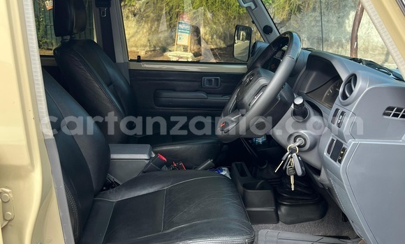 Buy Used Toyota Land Cruiser Beige Car in Dar es Salaam in Dar es Salaam Buy Used Toyota Land Cruiser Beige Car in Dar es Salaam in Dar es Salaam