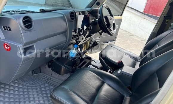 Buy Used Toyota Land Cruiser Beige Car in Dar es Salaam in Dar es Salaam Buy Used Toyota Land Cruiser Beige Car in Dar es Salaam in Dar es Salaam