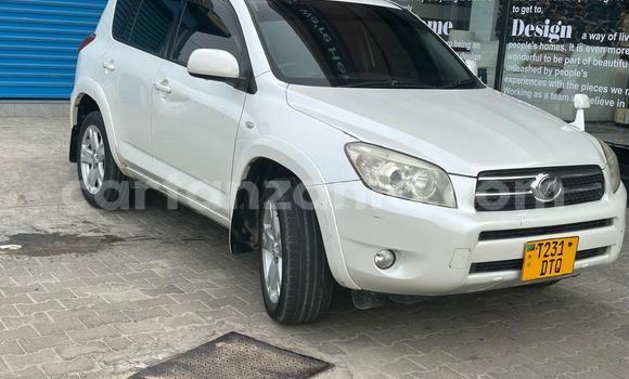 Buy Used Toyota RAV4 White Car in Dar es Salaam in Dar es Salaam