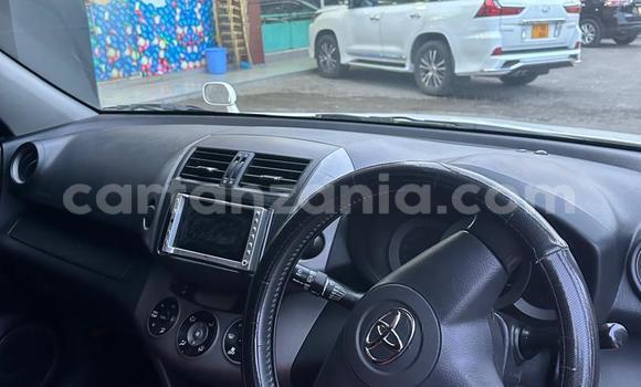 Buy Used Toyota RAV4 White Car in Dar es Salaam in Dar es Salaam Buy Used Toyota RAV4 White Car in Dar es Salaam in Dar es Salaam