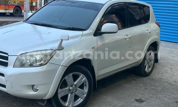 Buy Used Toyota RAV4 White Car in Dar es Salaam in Dar es Salaam Buy Used Toyota RAV4 White Car in Dar es Salaam in Dar es Salaam