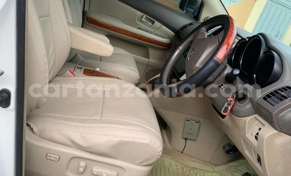 Buy Used Toyota Harrier White Car in Ilala in Dar es Salaam Buy Used Toyota Harrier White Car in Ilala in Dar es Salaam