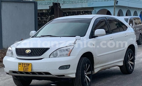 Buy Used Toyota Harrier White Car in Ilala in Dar es Salaam Buy Used Toyota Harrier White Car in Ilala in Dar es Salaam