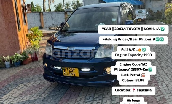 Nunua Ilio tumika Toyota Noah Bluu Gari ndani ya Dar es Salaam nchini Dar es Salaam