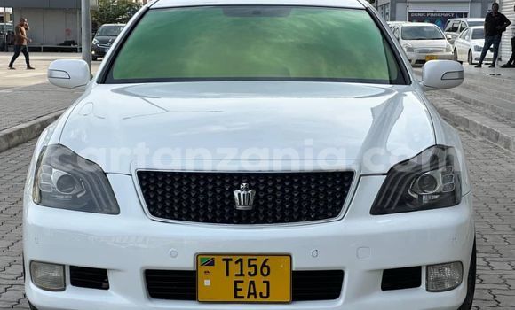 Buy Used Toyota Crown White Car in Dar es Salaam in Dar es Salaam Buy Used Toyota Crown White Car in Dar es Salaam in Dar es Salaam