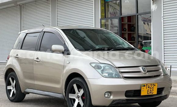 Buy Used Toyota IST Green Car in Dar es Salaam in Dar es Salaam Buy Used Toyota IST Green Car in Dar es Salaam in Dar es Salaam