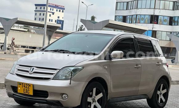 Buy Used Toyota IST Green Car in Dar es Salaam in Dar es Salaam Buy Used Toyota IST Green Car in Dar es Salaam in Dar es Salaam