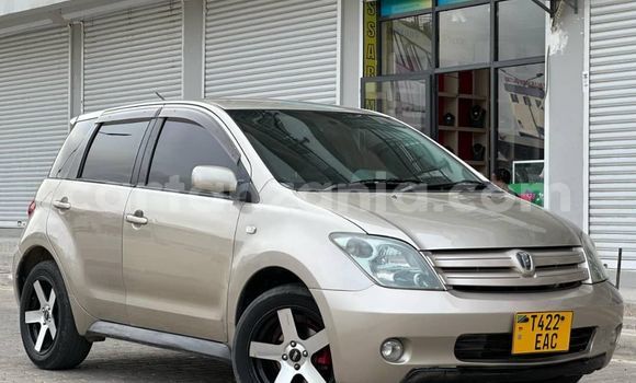 Buy Used Toyota IST Green Car in Dar es Salaam in Dar es Salaam Buy Used Toyota IST Green Car in Dar es Salaam in Dar es Salaam