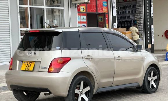 Buy Used Toyota IST Green Car in Dar es Salaam in Dar es Salaam Buy Used Toyota IST Green Car in Dar es Salaam in Dar es Salaam