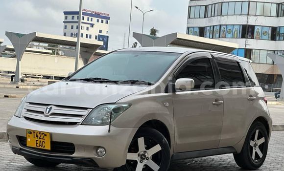 Buy Used Toyota IST Green Car in Dar es Salaam in Dar es Salaam Buy Used Toyota IST Green Car in Dar es Salaam in Dar es Salaam