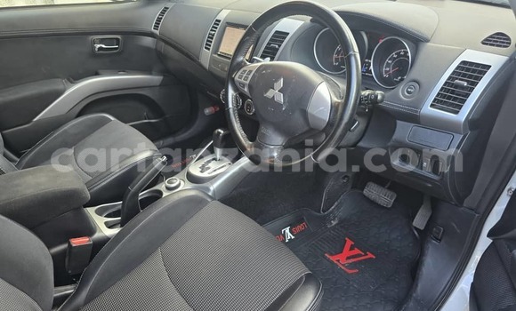 Buy Used Mitsubishi Outlander White Car in Dar es Salaam in Dar es Salaam Buy Used Mitsubishi Outlander White Car in Dar es Salaam in Dar es Salaam
