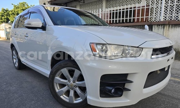 Buy Used Mitsubishi Outlander White Car in Dar es Salaam in Dar es Salaam Buy Used Mitsubishi Outlander White Car in Dar es Salaam in Dar es Salaam