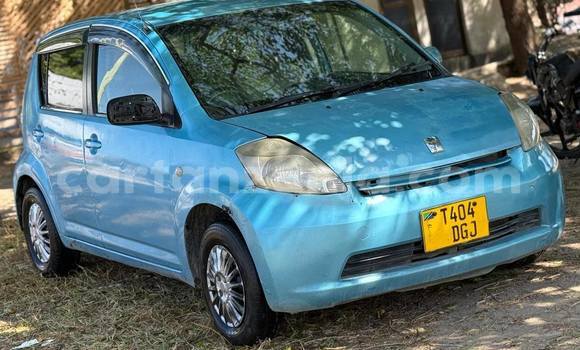 Nunua Ilio tumika Toyota Passo Bluu Gari ndani ya Dar es Salaam nchini Dar es Salaam