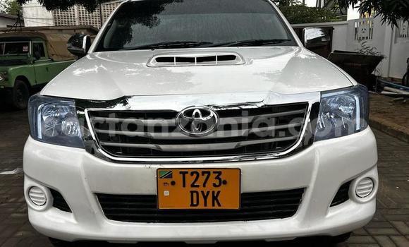 Buy Used Toyota Hilux White Car in Dar es Salaam in Dar es Salaam
