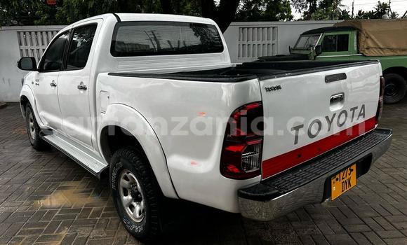 Buy Used Toyota Hilux White Car in Dar es Salaam in Dar es Salaam Buy Used Toyota Hilux White Car in Dar es Salaam in Dar es Salaam