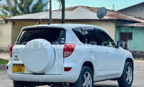 Buy Used Toyota RAV4 White Car in Dar es Salaam in Dar es Salaam Buy Used Toyota RAV4 White Car in Dar es Salaam in Dar es Salaam
