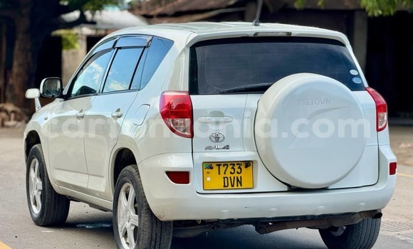 Buy Used Toyota RAV4 White Car in Dar es Salaam in Dar es Salaam Buy Used Toyota RAV4 White Car in Dar es Salaam in Dar es Salaam