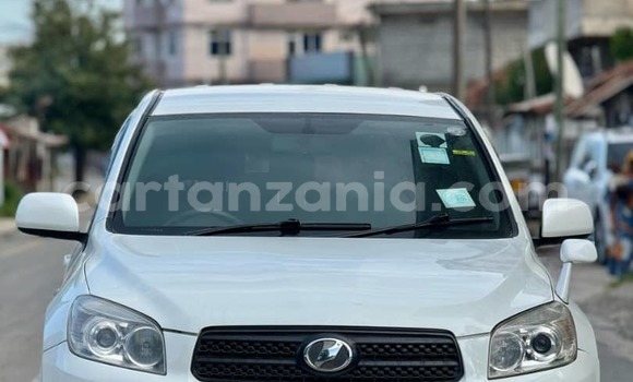 Buy Used Toyota RAV4 White Car in Dar es Salaam in Dar es Salaam Buy Used Toyota RAV4 White Car in Dar es Salaam in Dar es Salaam