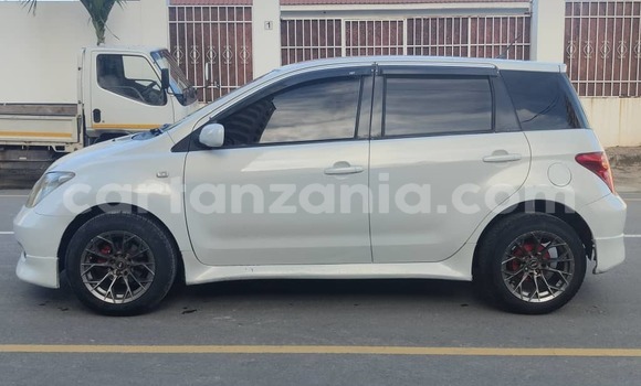 Buy Used Toyota IST White Car in Dar es Salaam in Dar es Salaam Buy Used Toyota IST White Car in Dar es Salaam in Dar es Salaam