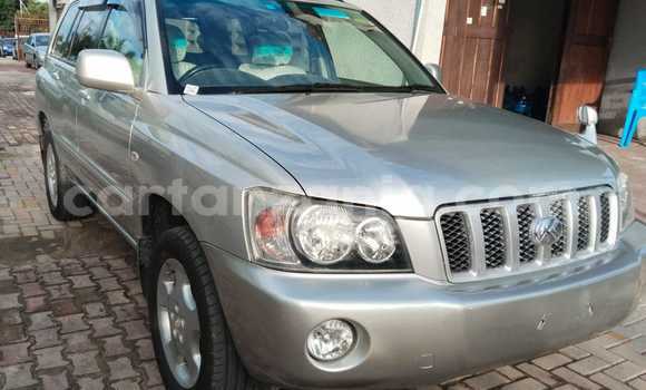 Buy Import Toyota Kluger Silver Car in Dar es Salaam in Dar es Salaam