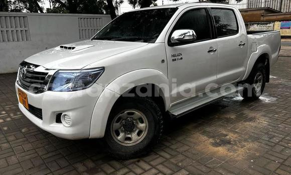Buy Used Toyota Hilux White Car in Dar es Salaam in Dar es Salaam Buy Used Toyota Hilux White Car in Dar es Salaam in Dar es Salaam
