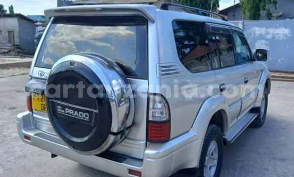 Nunua Ilio tumika Toyota Prado Nyingine Gari ndani ya Dar es Salaam nchini Dar es Salaam Nunua Ilio tumika Toyota Prado Nyingine Gari ndani ya Dar es Salaam nchini Dar es Salaam