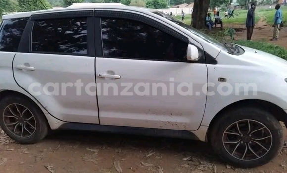 Nunua Ilio tumika Toyota IST Nyeupe Gari ndani ya Biharamulo nchini Kagera Nunua Ilio tumika Toyota IST Nyeupe Gari ndani ya Biharamulo nchini Kagera