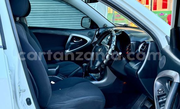 Buy Used Toyota RAV4 White Car in Dar es Salaam in Dar es Salaam Buy Used Toyota RAV4 White Car in Dar es Salaam in Dar es Salaam