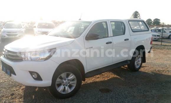 Nunua Ilio tumika Toyota Hilux Nyeupe Gari ndani ya Dar es Salaam nchini Dar es Salaam Nunua Ilio tumika Toyota Hilux Nyeupe Gari ndani ya Dar es Salaam nchini Dar es Salaam