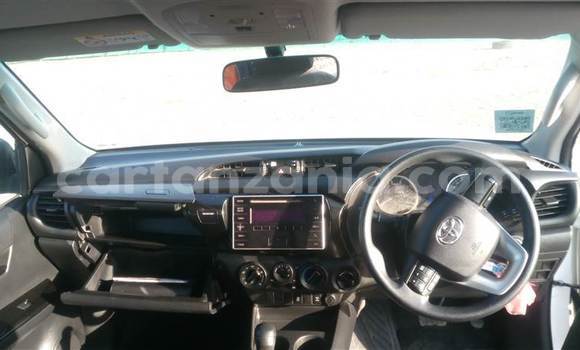 Nunua Ilio tumika Toyota Hilux Nyeupe Gari ndani ya Dar es Salaam nchini Dar es Salaam Nunua Ilio tumika Toyota Hilux Nyeupe Gari ndani ya Dar es Salaam nchini Dar es Salaam