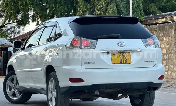 Nunua Ilio tumika Toyota Harrier Nyeupe Gari ndani ya Dar es Salaam nchini Dar es Salaam Nunua Ilio tumika Toyota Harrier Nyeupe Gari ndani ya Dar es Salaam nchini Dar es Salaam