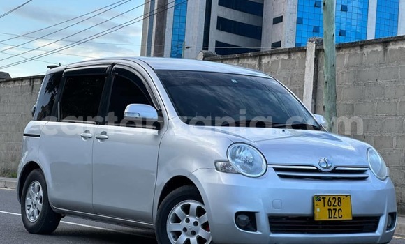 Buy Used Toyota Sienta Silver Car in Dar es Salaam in Dar es Salaam Buy Used Toyota Sienta Silver Car in Dar es Salaam in Dar es Salaam