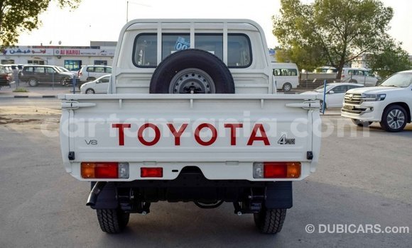 Buy Import Toyota Land Cruiser White Car in Import - Dubai in Arusha Buy Import Toyota Land Cruiser White Car in Import - Dubai in Arusha