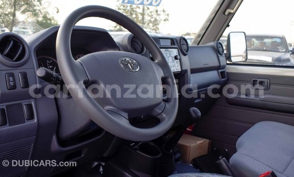 Buy Import Toyota Land Cruiser White Car in Import - Dubai in Arusha Buy Import Toyota Land Cruiser White Car in Import - Dubai in Arusha