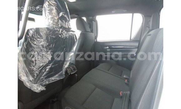 Buy Import Toyota Hilux White Car in Import - Dubai in Arusha Buy Import Toyota Hilux White Car in Import - Dubai in Arusha