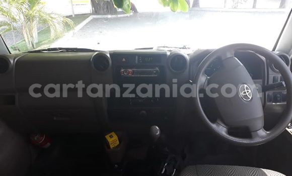 Buy Used Toyota Land Cruiser White Car in Dar es Salaam in Dar es Salaam Buy Used Toyota Land Cruiser White Car in Dar es Salaam in Dar es Salaam