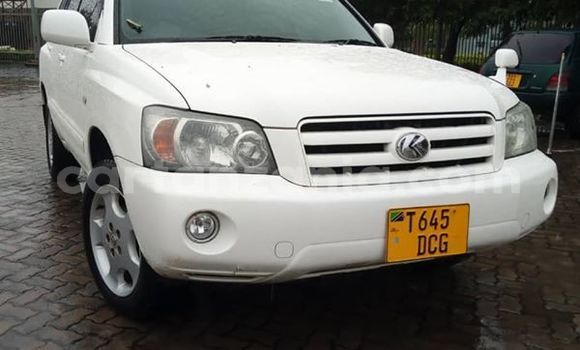 Buy Used Toyota Kluger White Car in Dar es Salaam in Dar es Salaam Buy Used Toyota Kluger White Car in Dar es Salaam in Dar es Salaam