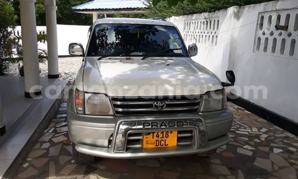 Buy Used Toyota Land Cruiser Prado White Car in Dar es Salaam in Dar es Salaam Buy Used Toyota Land Cruiser Prado White Car in Dar es Salaam in Dar es Salaam