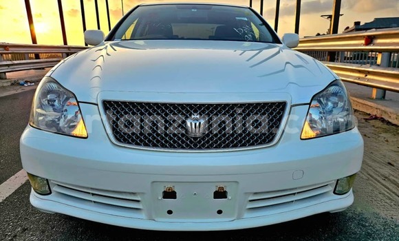 Buy Import Toyota Crown White Car in Dar es Salaam in Dar es Salaam