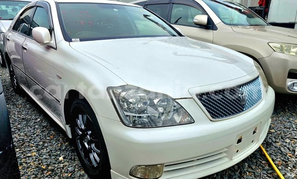 Buy Import Toyota Crown White Car in Dar es Salaam in Dar es Salaam Buy Import Toyota Crown White Car in Dar es Salaam in Dar es Salaam