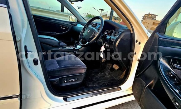 Buy Import Toyota Crown White Car in Dar es Salaam in Dar es Salaam Buy Import Toyota Crown White Car in Dar es Salaam in Dar es Salaam