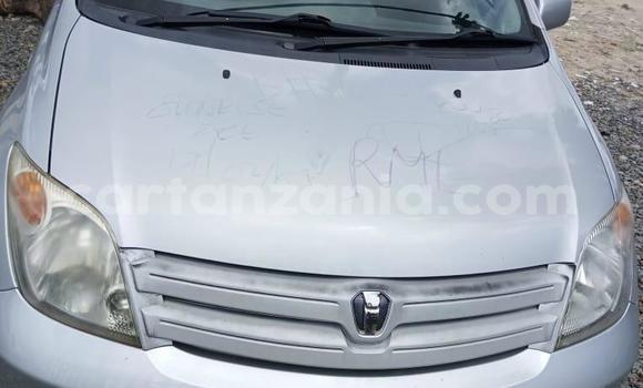 Buy Used Toyota IST Silver Car in Dar es Salaam in Dar es Salaam Buy Used Toyota IST Silver Car in Dar es Salaam in Dar es Salaam