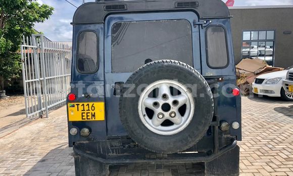 Buy Used Land Rover Defender Green Car in Dar es Salaam in Dar es Salaam Buy Used Land Rover Defender Green Car in Dar es Salaam in Dar es Salaam