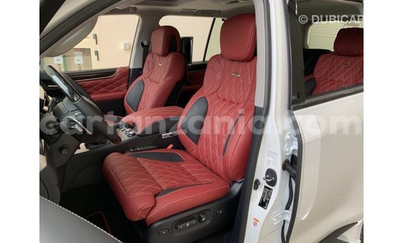 Nunua Imported Lexus LX Nyeupe Gari ndani ya Import - Dubai nchini Arusha Nunua Imported Lexus LX Nyeupe Gari ndani ya Import - Dubai nchini Arusha