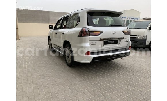 Nunua Imported Lexus LX Nyeupe Gari ndani ya Import - Dubai nchini Arusha Nunua Imported Lexus LX Nyeupe Gari ndani ya Import - Dubai nchini Arusha