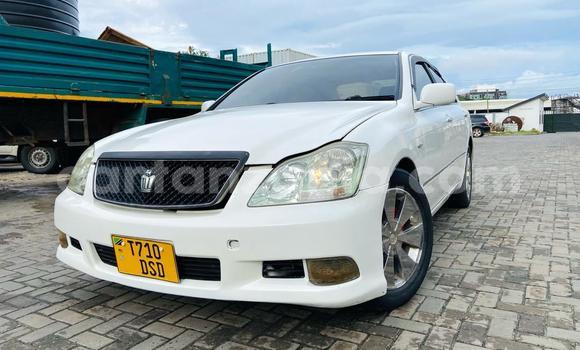 Buy Used Toyota Crown White Car in Dar es Salaam in Dar es Salaam Buy Used Toyota Crown White Car in Dar es Salaam in Dar es Salaam