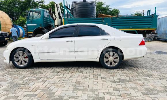 Buy Used Toyota Crown White Car in Dar es Salaam in Dar es Salaam Buy Used Toyota Crown White Car in Dar es Salaam in Dar es Salaam